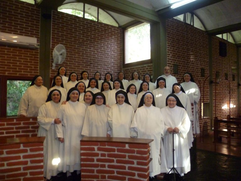 Monjas Dominicas de Argentina y Chile se reúnen en el Monasterio de Catamarca.