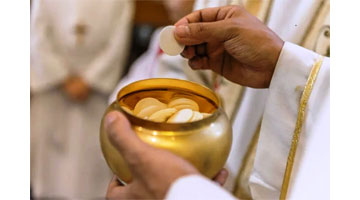 Corpus Christi, Dios con nosotros. Comentario al Evangelio del Domingo.