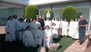 Monseñor Enrique Benavent visitó el Monasterio de Santa Catalina de Siena, de Monjas Dominicas, de Paterna.