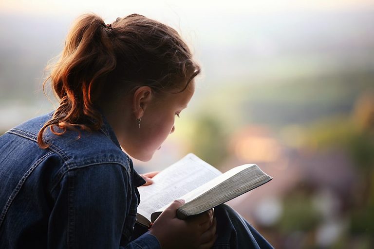 ¿Por qué septiembre es considerado el mes de la Biblia? Por: Félix E. Villarreal V.